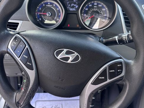 Used 2015 Hyundai Elantra SE w/ Option Group 02 image 6
