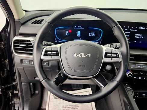 Used 2025 Kia Telluride S FWD image 14