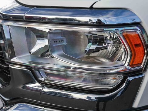 Used 2024 RAM 2500 Big Horn image 23