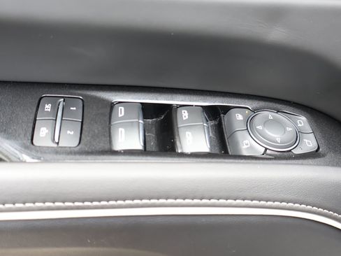 Used 2023 Cadillac Escalade ESV Sport Platinum w/ Heavy-Duty Trailer Package AWD/4WD image 12