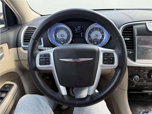 Used 2014 Chrysler 300 AWD w/ Driver Convenience Group image 16
