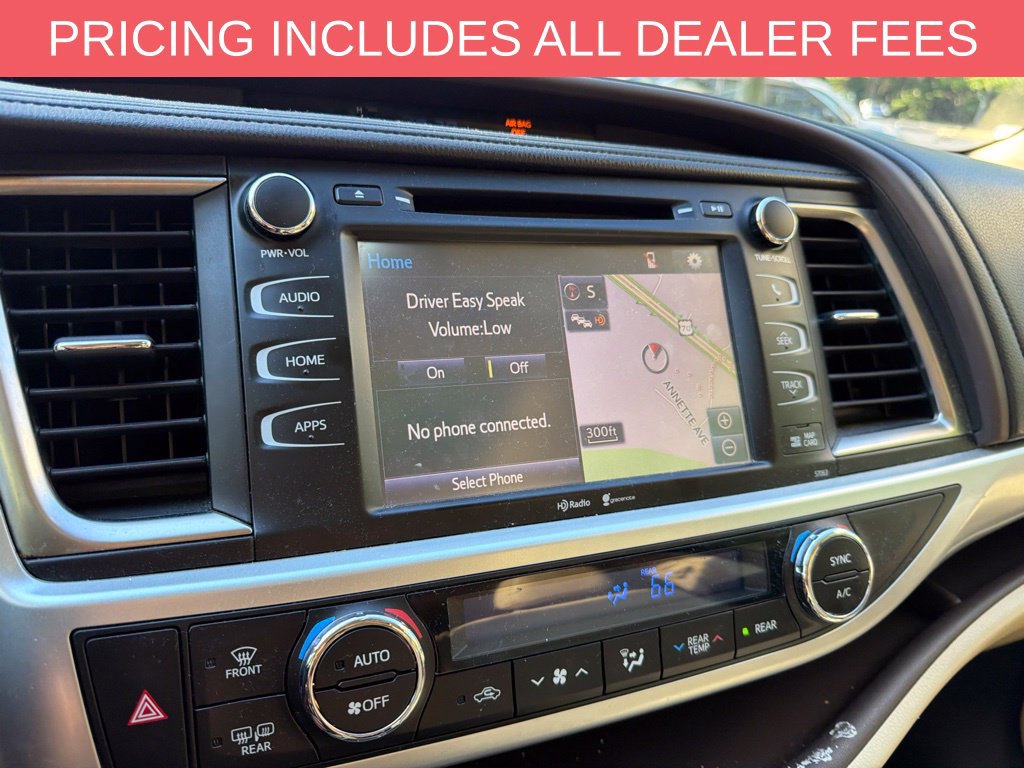 Used 2015 Toyota Highlander XLE FWD image 13