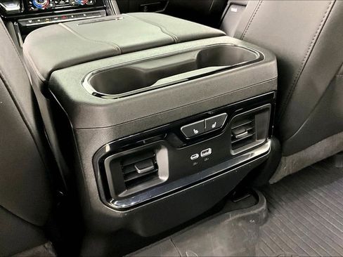 Used 2024 GMC Sierra 2500 AT4 w/ AT4 Premium Plus Package AWD/4WD image 10