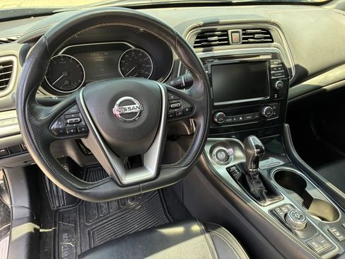 Used 2019 Nissan Maxima 3.5 SL w/ Floor Mat Group FWD image 6