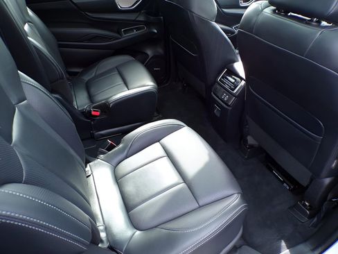 Used 2023 Subaru Ascent Limited w/ Technology Package image 9