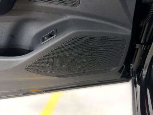 Used 2025 Audi Q6 e-tron Premium w/ Convenience Package image 20