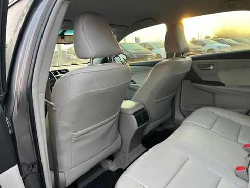 Used 2017 Toyota Camry XLE w/ Convenience Package FWD image 11