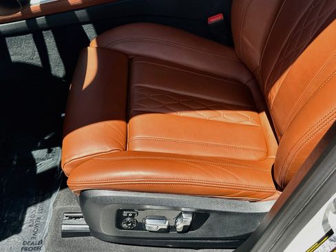 Certified 2025 BMW X7 xDrive40i w/ M Sport Package AWD/4WD image 20