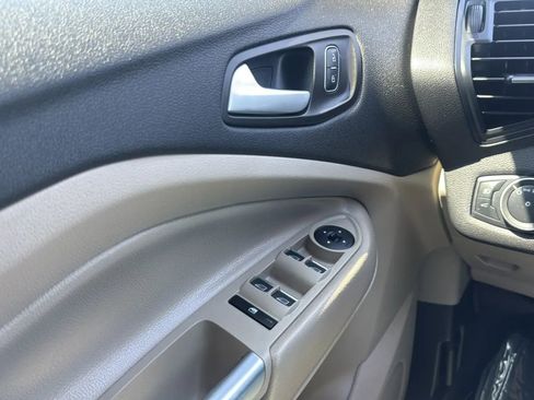 Used 2019 Ford Escape SEL AWD/4WD image 16
