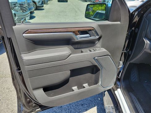 New 2025 GMC Sierra 1500 SLE w/ Preferred Package image 7