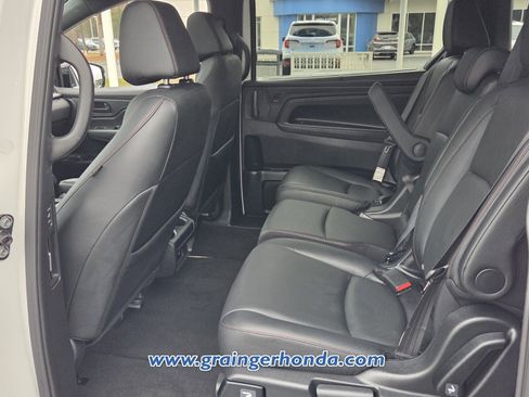 Used 2024 Honda Odyssey Sport image 9