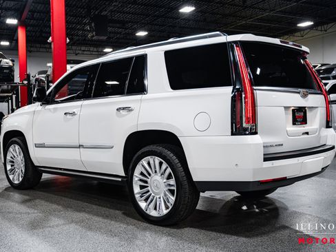 Used 2019 Cadillac Escalade Platinum image 3