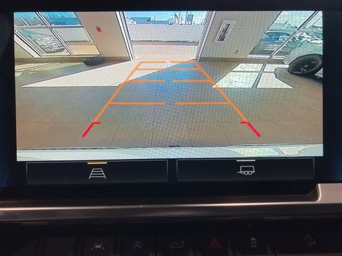 Used 2023 Chevrolet Silverado 1500 LT w/ Z71 Off-Road Package image 20