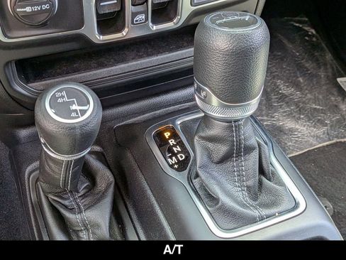 Used 2026 Jeep Gladiator Sport AWD/4WD image 19
