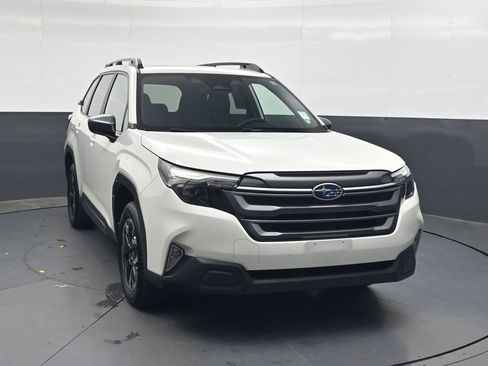 Used 2025 Subaru Forester Premium AWD/4WD image 14