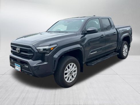 Used 2024 Toyota Tacoma SR5 AWD/4WD image 3