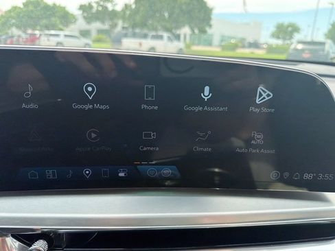 Used 2024 Cadillac Lyriq Luxury w/ LPO, Floor Liner Package AWD/4WD image 11
