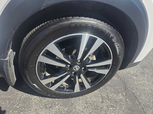 Used 2020 Nissan Kicks SR w/ SR Premium Package FWD image 9