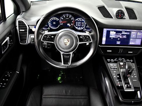 Used 2020 Porsche Cayenne image 22
