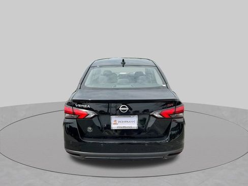 Used 2024 Nissan Versa SR FWD image 8