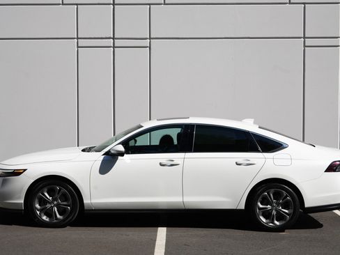 Used 2024 Honda Accord EX image 42