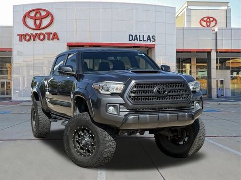 Used 2016 Toyota Tacoma TRD Sport RWD image 1