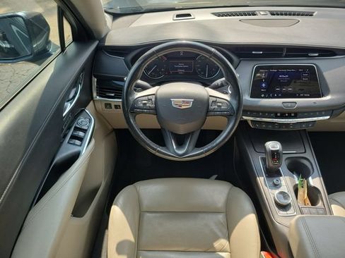 Used 2019 Cadillac XT4 Premium Luxury w/ Enhanced Visibility Package FWD image 9