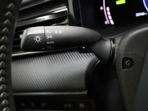 Used 2025 Toyota Camry SE FWD image 25