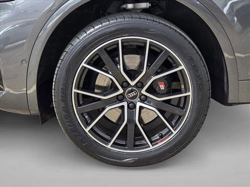 Certified 2022 Audi SQ5 Prestige AWD/4WD image 9