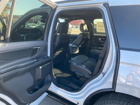 New 2025 Ford Expedition Platinum w/ Stealth Performance Package image 29