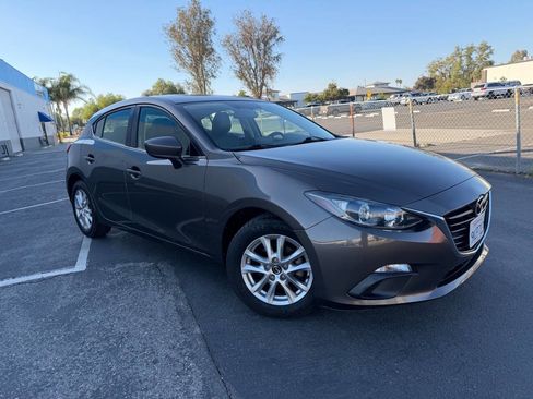Used 2016 MAZDA MAZDA3 i Sport w/ Preferred Equipment Package image 5