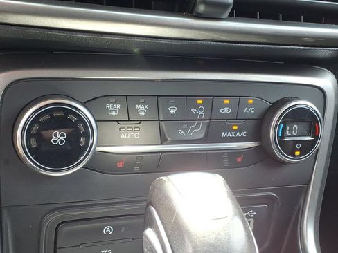 Used 2020 Ford EcoSport SE w/ SE Convenience Package FWD image 18