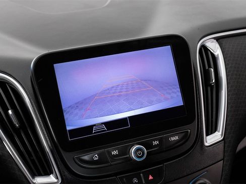 Used 2021 Chevrolet Malibu LT image 18