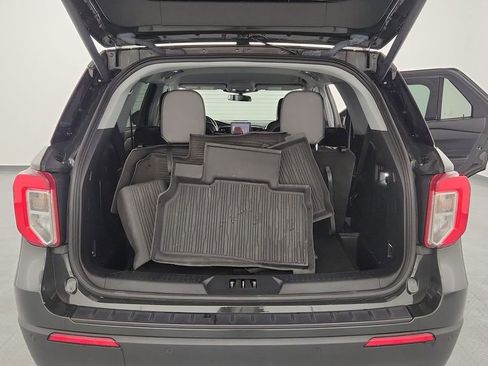 Used 2022 Ford Explorer XLT w/ Equipment Group 202A image 33