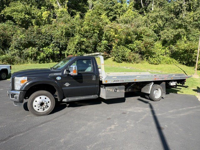 Used 2013 Ford F550 2WD Regular Cab Super Duty w/ Payload Upgrade Pkg image 4