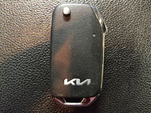 Used 2021 Kia Forte LXS FWD image 32