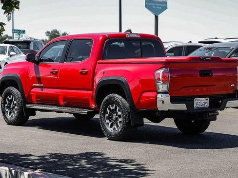 Used 2022 Toyota Tacoma TRD Off-Road AWD/4WD image 2