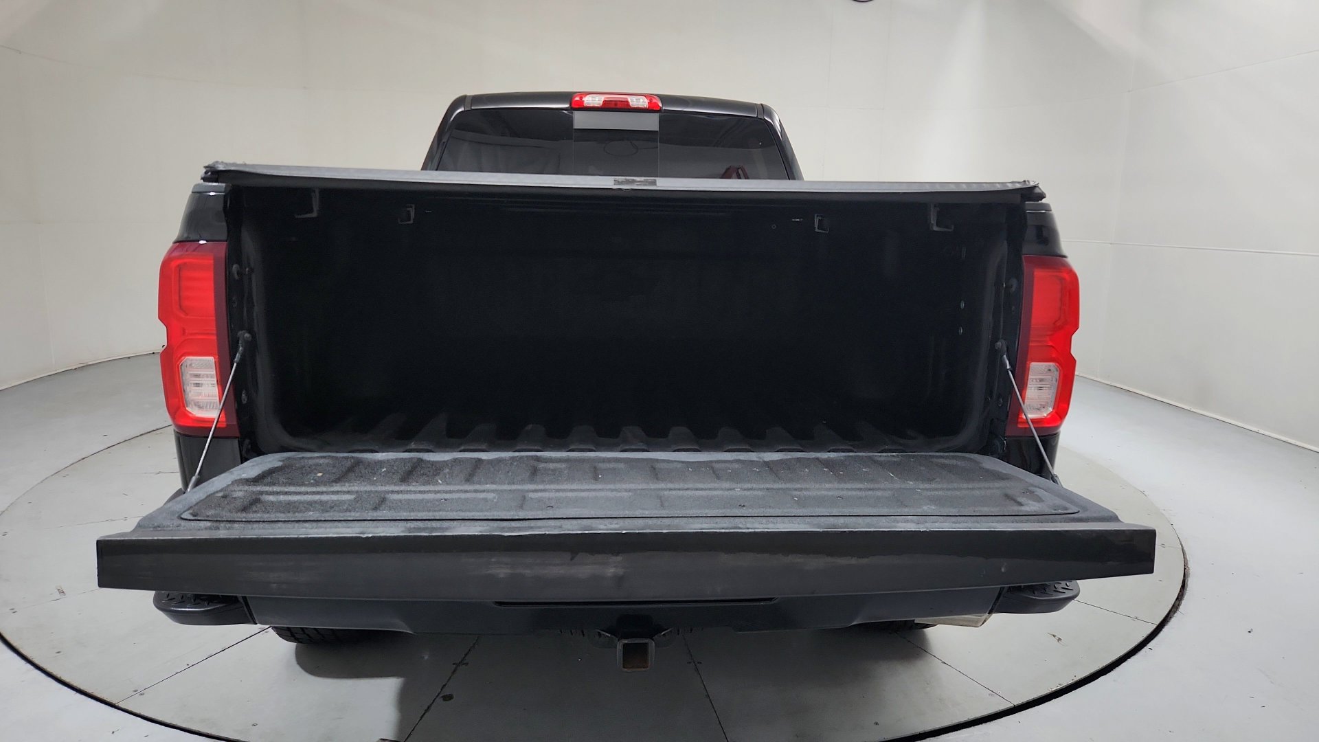 Used 2018 Chevrolet Silverado 1500 High Country AWD/4WD image 25