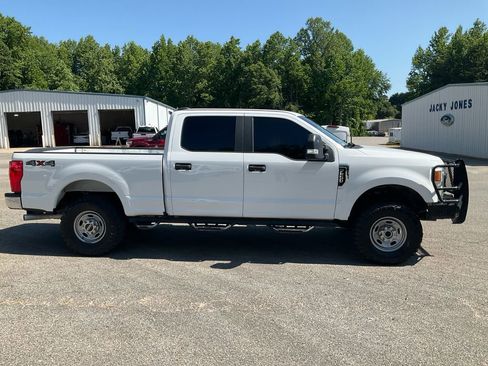 Used 2022 Ford F250 XL w/ Power Equipment Group AWD/4WD image 4