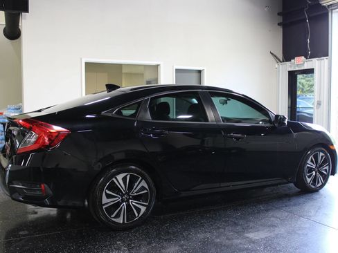 Used 2017 Honda Civic EX-T image 3