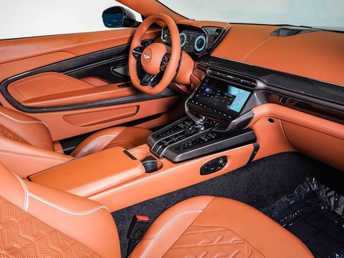 Used 2026 Aston Martin Vanquish Convertible RWD image 20