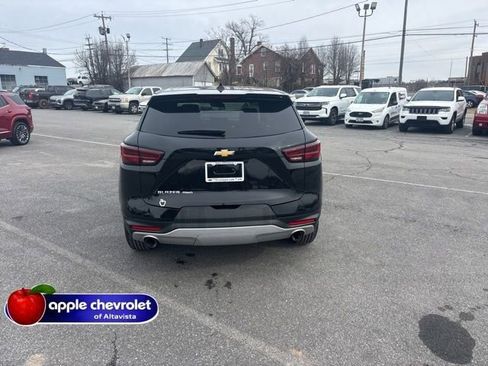 Used 2025 Chevrolet Blazer LT image 5
