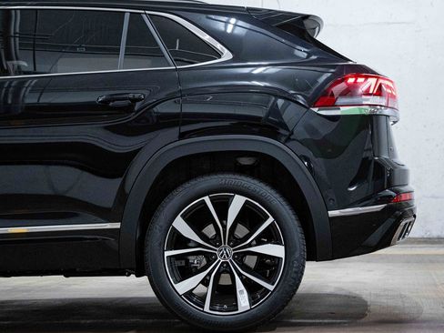 New 2026 Volkswagen Atlas Cross Sport SEL Premium R-Line image 4