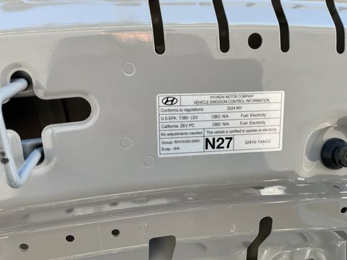 Used 2024 Hyundai Ioniq 5 SE RWD image 21