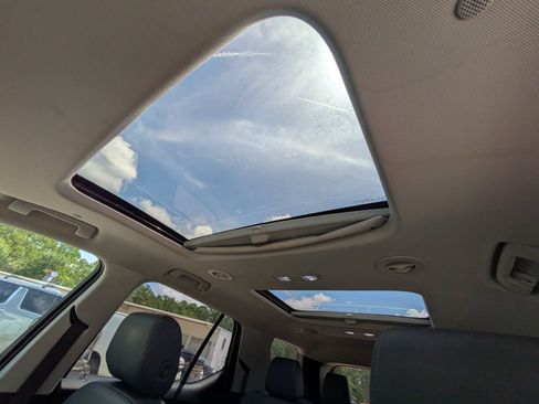 Used 2019 Chevrolet Traverse LT w/ LT Premium Package FWD image 14