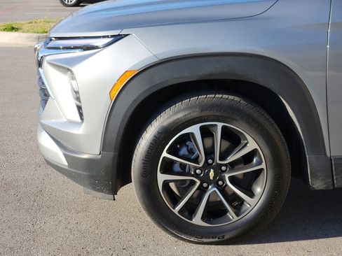 Used 2025 Chevrolet TrailBlazer LT FWD image 5