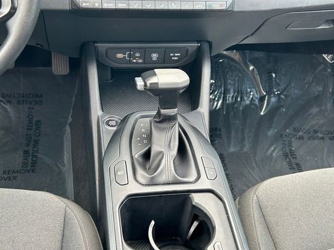 Used 2025 Kia K4 FWD image 19