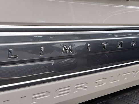 Used 2018 Ford F450 Limited image 32