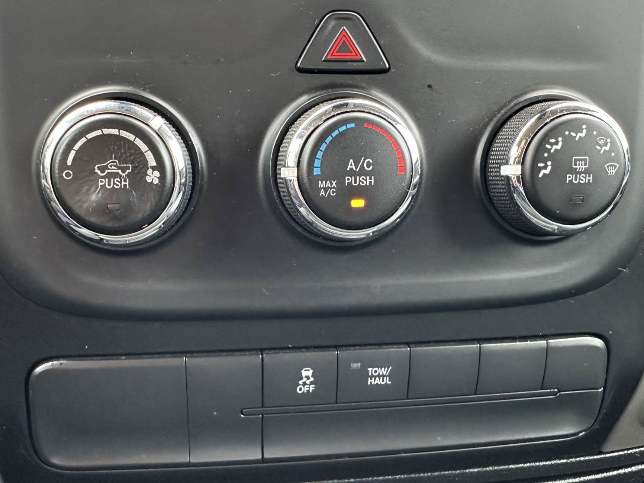 Used 2020 RAM 1500 Classic SLT AWD/4WD image 59
