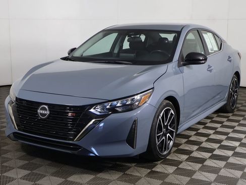 Used 2024 Nissan Sentra SR FWD image 7